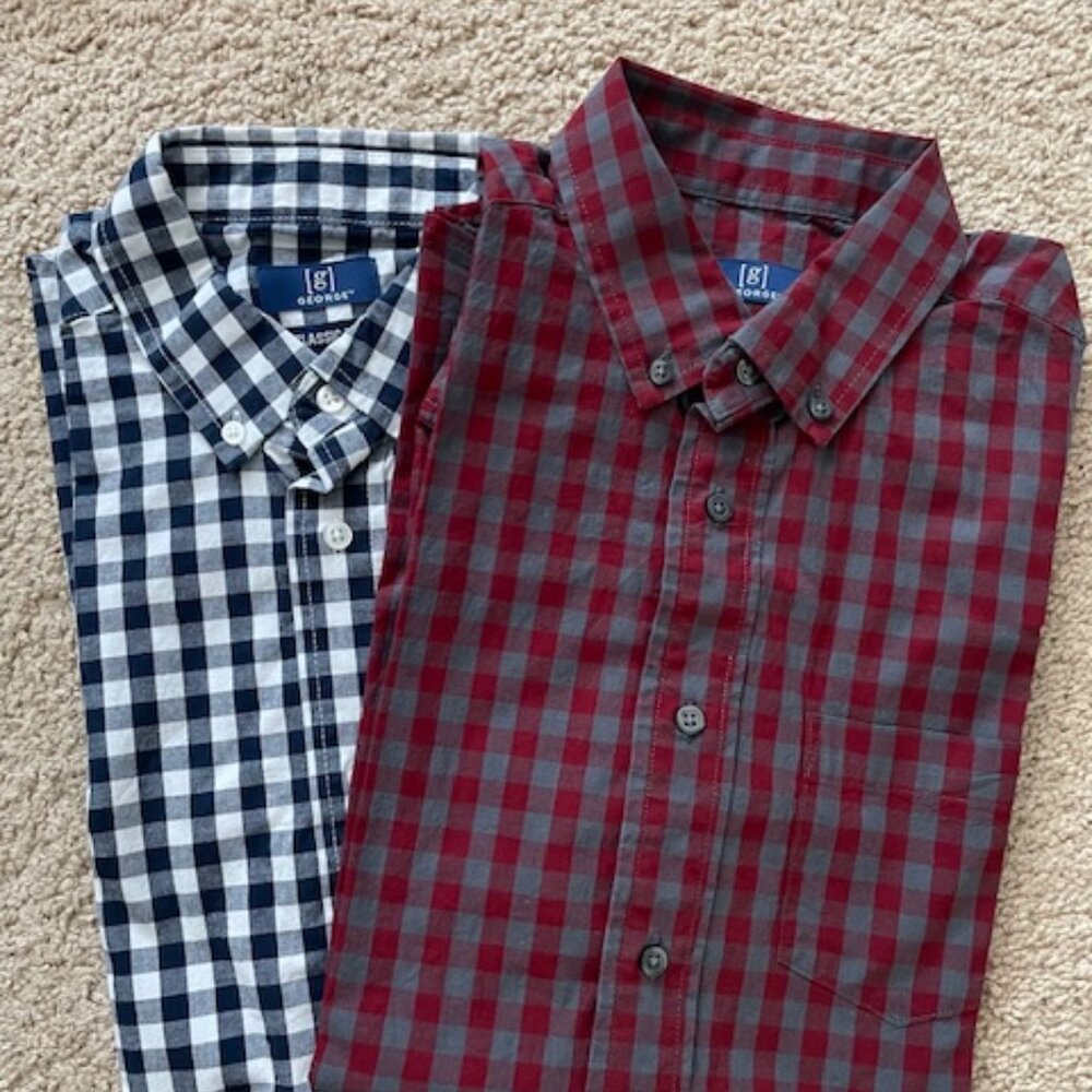 2 Men's  Button-Up 95% cotton Shirts with Short Sleeves size Small